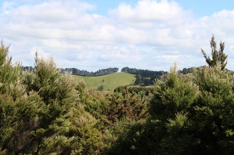 Photo of property in 124 Stratford Drive, Cable Bay, 0420