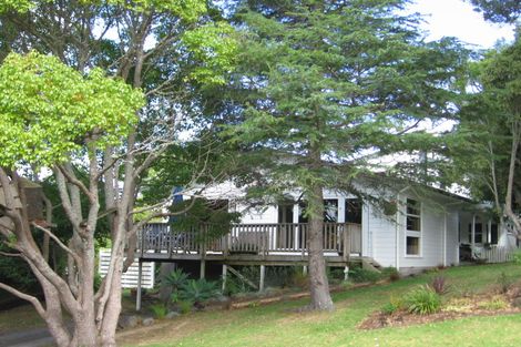 Photo of property in 13 Learmonth Avenue, Birkenhead, Auckland, 0626