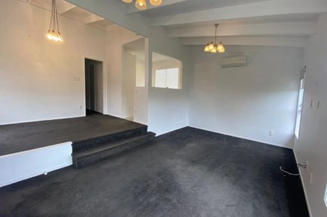 Photo of property in 11 Cottam Grove, Northcross, Auckland, 0632