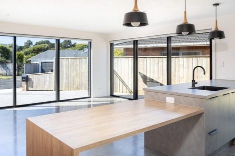 Photo of property in 10b Eton Place, Spotswood, New Plymouth, 4310