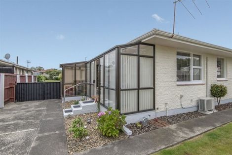 Photo of property in 6b De Bloge Place, Burwood, Christchurch, 8061