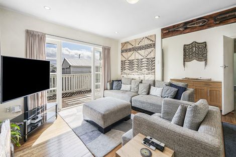 Photo of property in 59 Sylvan Crescent, Te Atatu South, Auckland, 0610