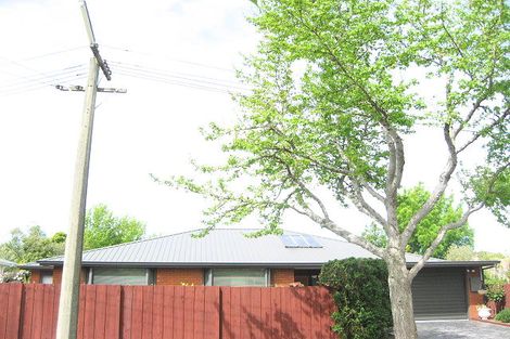 Photo of property in 2 Hannah Place, Redwood, Christchurch, 8051