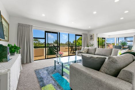 Photo of property in 117 Mangorei Road, Merrilands, New Plymouth, 4312