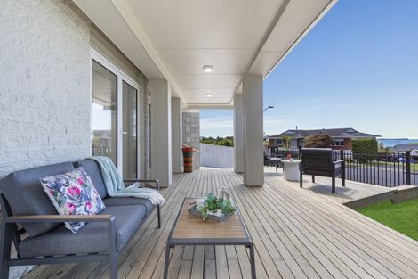 Photo of property in 16 Paisley Street, Mellons Bay, Auckland, 2014