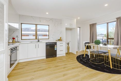 Photo of property in 2b Roys Road, Weymouth, Auckland, 2103