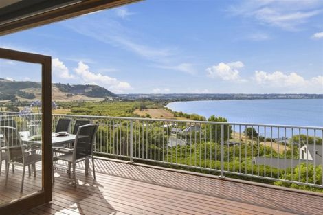 Photo of property in 7 Naera Place, Kawaha Point, Rotorua, 3010