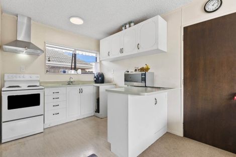 Photo of property in 2/10 Wellington Street, Papakura, 2110