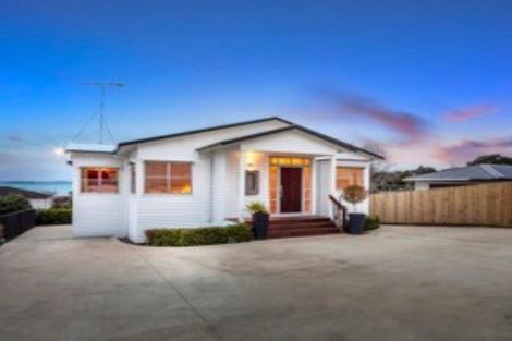 Photo of property in 13 Sea View Terrace, Cockle Bay, Auckland, 2014