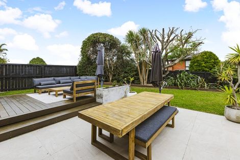 Photo of property in 9 Elrita Place, Conifer Grove, Takanini, 2112