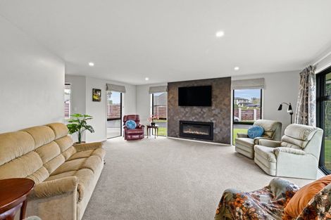 Photo of property in 1a Links Drive, Waiwhakaiho, New Plymouth, 4312