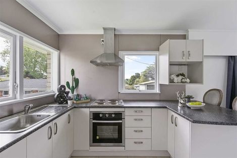 Photo of property in 2/16 Diana Drive, Glenfield, Auckland, 0627