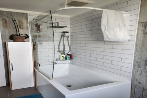 Photo of property in 17 Jasmine Grove, Maungaraki, Lower Hutt, 5010