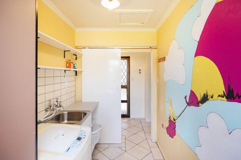 Photo of property in 9 Shamrock Street, Takaro, Palmerston North, 4412