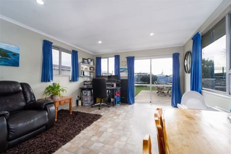 Photo of property in 18 Frederick Street, Carterton, 5713