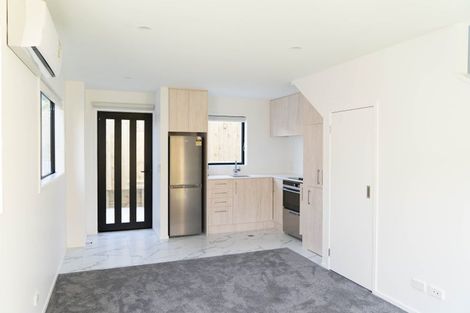 Photo of property in 2/102 Millbrook Road, Sunnyvale, Auckland, 0612