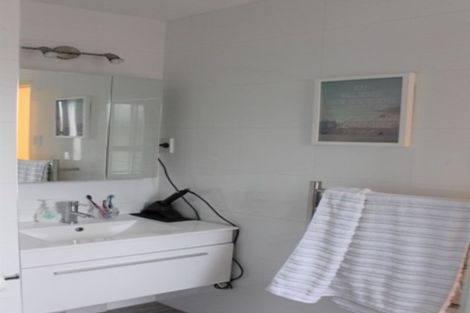 Photo of property in 60 Makamaka Lane, Albany Heights, Auckland, 0632