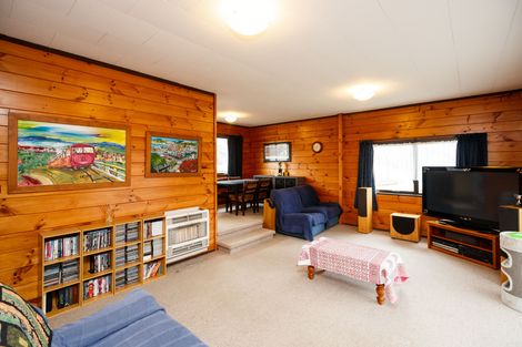 Photo of property in 50 Suzanne Grove, Kelvin Grove, Palmerston North, 4414