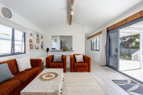 Photo of property in 60 Gillies Crescent, Waimarama, Havelock North, 4294