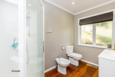 Photo of property in 74 Elmslie Road, Pinehaven, Upper Hutt, 5019