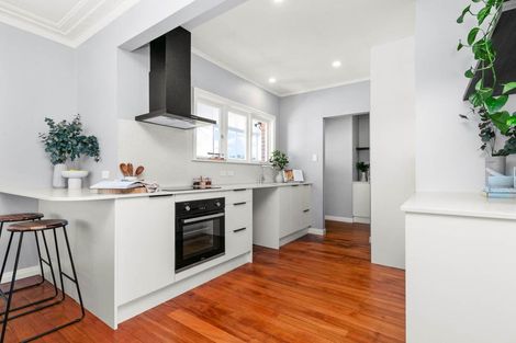 Photo of property in 132a Coronation Road, Mangere Bridge, Auckland, 2022