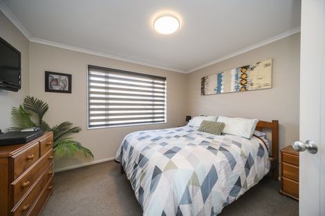 Photo of property in 78 Geneva Terrace, Kelvin Grove, Palmerston North, 4414