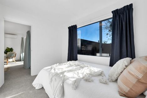 Photo of property in 2/65 Northgate, Strandon, New Plymouth, 4312