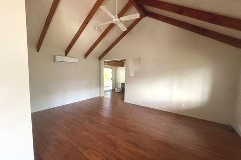 Photo of property in 1 Gosford Drive, Botany Downs, Auckland, 2010