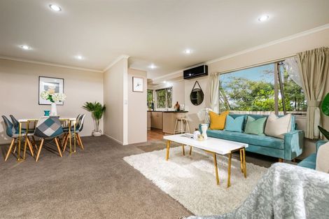 Photo of property in 27 Mckinley Road, Sunnyvale, Auckland, 0612