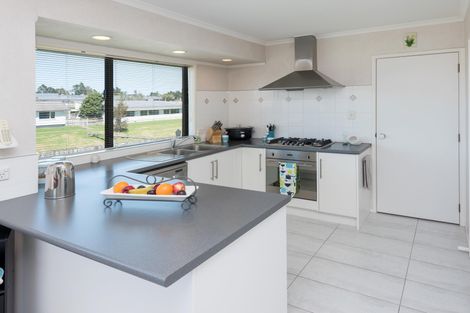 Photo of property in 34 Pinewood Grove, Botany Downs, Auckland, 2010