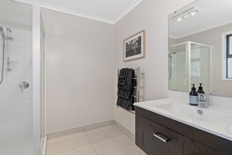 Photo of property in 4 Laly Haddon Place, Matakana, Warkworth, 0985