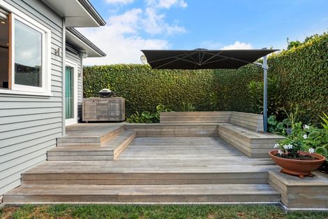 Photo of property in 48 Renfrew Avenue, Sandringham, Auckland, 1041