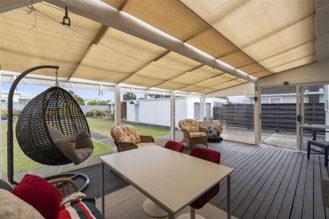 Photo of property in 18 Bledisloe Street, Levin, 5510