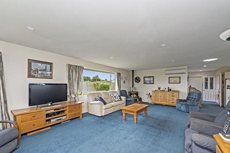 Photo of property in 4 Devon Crescent, Darfield, 7510