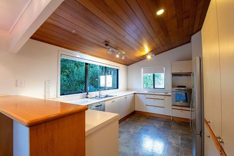 Photo of property in 11 Gray Crescent, Torbay, Auckland, 0630