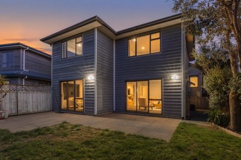 Photo of property in 2b Observatory Close, Whitby, Porirua, 5024