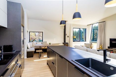 Photo of property in 61 Mcdonnell Road, Arrowtown, 9302