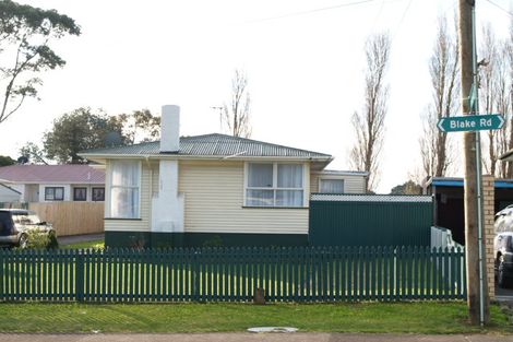 Photo of property in 79 Blake Road, Mangere East, Auckland, 2024