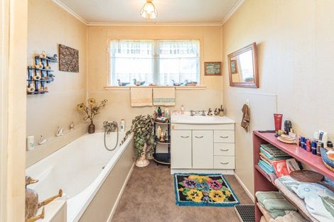 Photo of property in 23 Gloag Street, Waverley, 4510