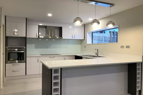 Photo of property in 52a Ennis Avenue, Pakuranga Heights, Auckland, 2010