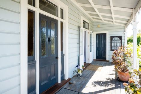 Photo of property in 2 Kaweka Place, Havelock North, 4130