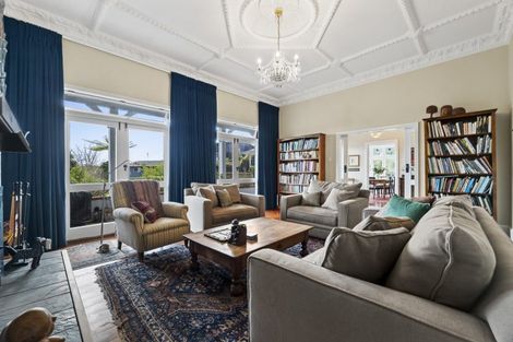 Photo of property in 18 Ridge Lane, New Plymouth, 4310