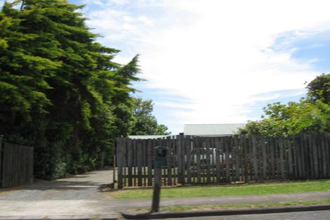 Photo of property in 27 Clarks Beach Road, Clarks Beach, 2122