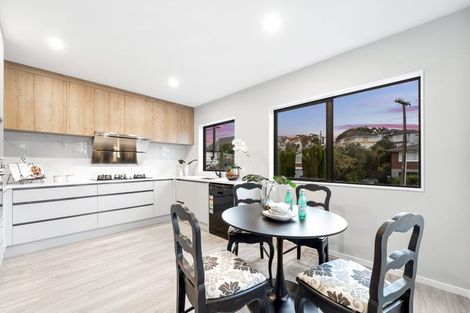 Photo of property in 13b Windermere Crescent, Blockhouse Bay, Auckland, 0600