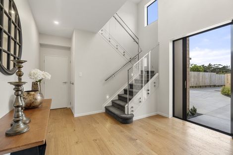 Photo of property in 38f Wicklam Lane, Greenhithe, Auckland, 0632