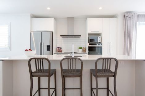 Photo of property in 2 Manutewhau Road, Massey, Auckland, 0614