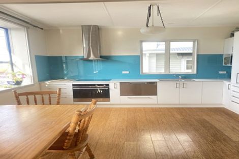 Photo of property in 201 Marine Parade, Seatoun, Wellington, 6022