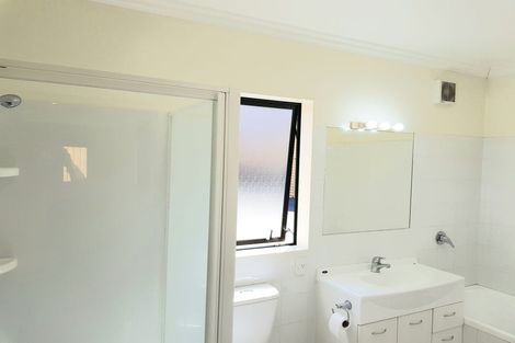 Photo of property in 60 Futuna Close, Karori, Wellington, 6012