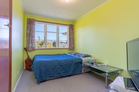 Photo of property in 5 Berkshire Grove, Cannons Creek, Porirua, 5024