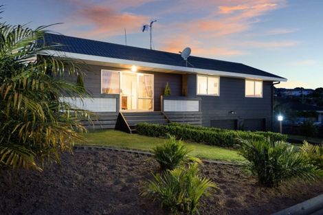 Photo of property in 31 Dunton Drive, Welcome Bay, Tauranga, 3112